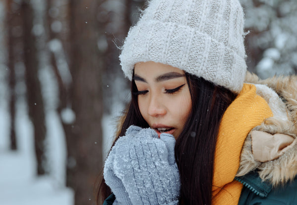 What are the effects of harsh weather on the skin?